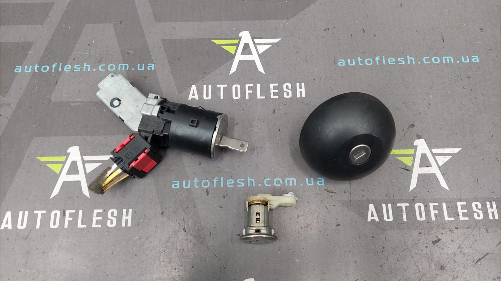 Комплект замков 487009602R, 806010713R, 172515451R Dacia Renault Sandero 2 бу